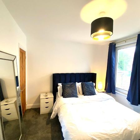 Medway Getaway - 3 Bed Home With Luxury Bathroom Chatham  Exterior foto