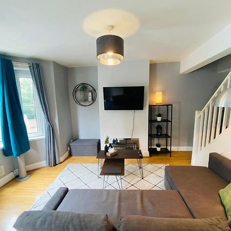 Medway Getaway - 3 Bed Home With Luxury Bathroom Chatham  Exterior foto