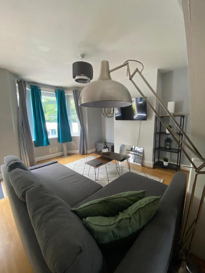 Medway Getaway - 3 Bed Home With Luxury Bathroom Chatham  Exterior foto