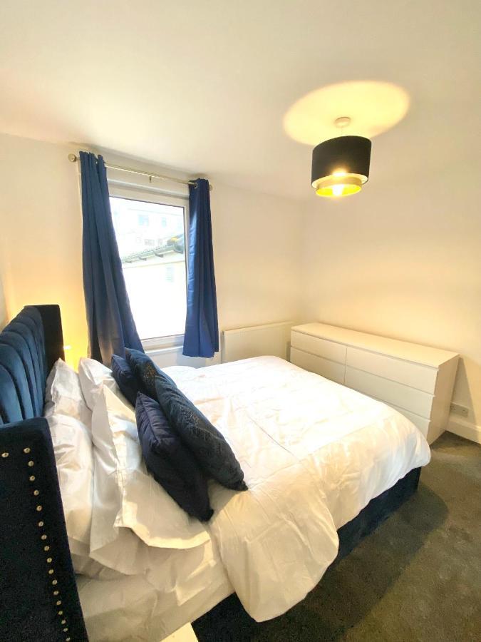 Medway Getaway - 3 Bed Home With Luxury Bathroom Chatham  Exterior foto
